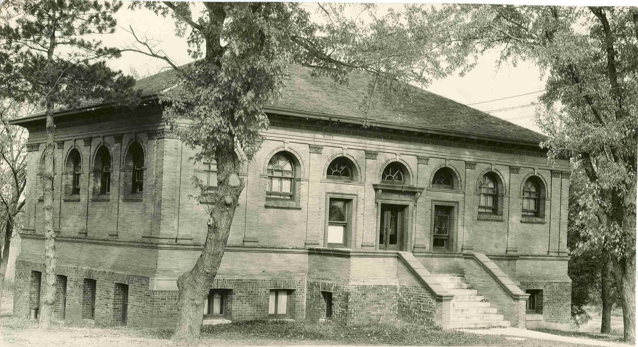 惠廷图书馆建筑历史照片